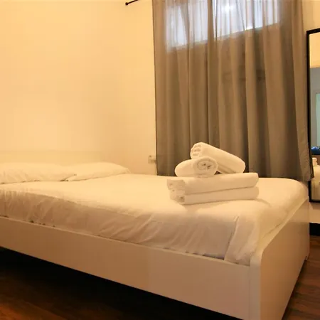 En Rua Alta, Apartamento Para Siete Personas Διαμέρισμα *