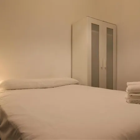 Διαμέρισμα En Rua Alta, Apartamento Para Siete Personas Βίγκο